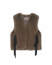[PRE-ORDER] FAUX FUR TIED KITTEN RIBBON VEST