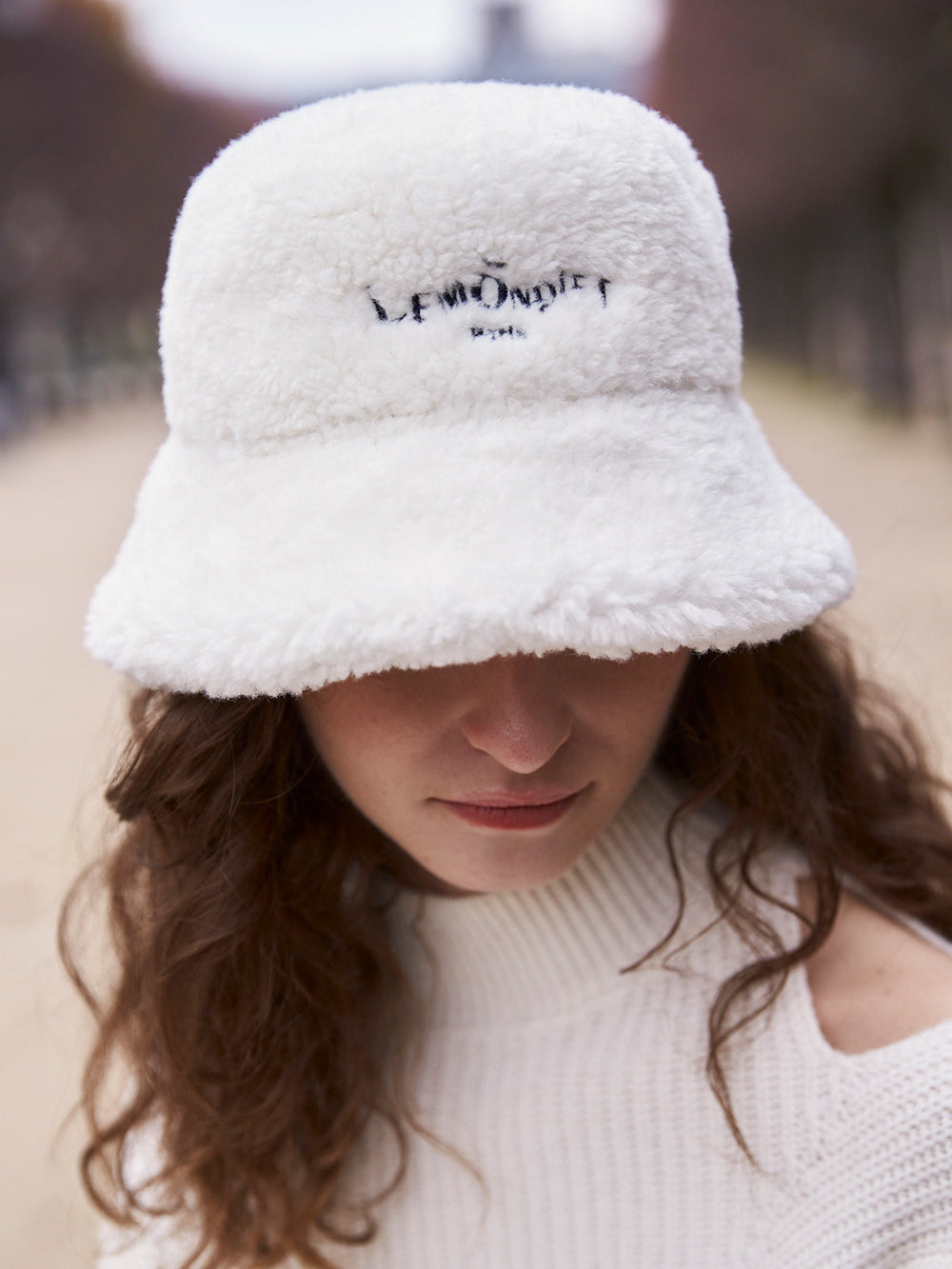 [REFURB] FAUX FUR BUCKET HAT WITH LEMÖNPLET LOGO